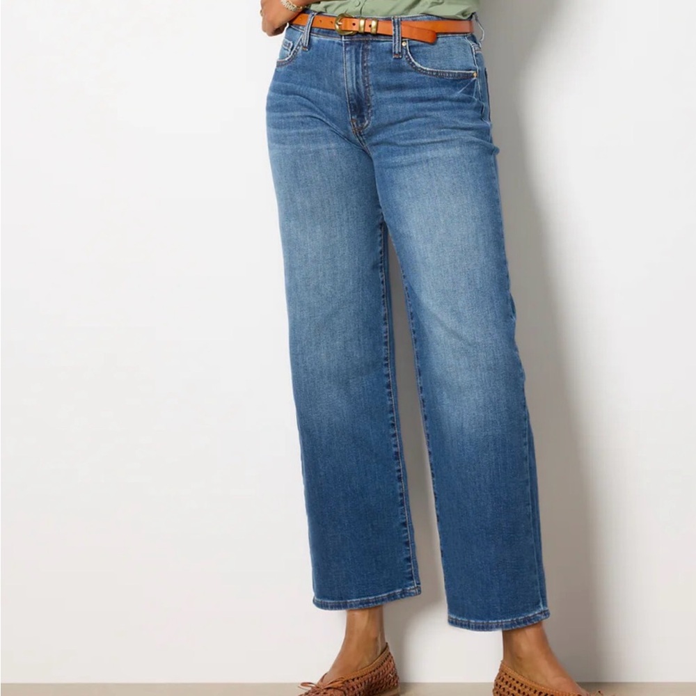 Kut from the Kloth charlotte, mid-rise waist cropped wide-leg silhouette